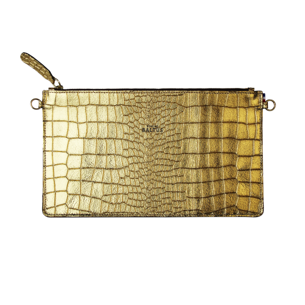 pochette plate grande taille de couleur or croco avec zip en métal doré et 2 anneaux sur les côté pour y accrocher des liens ou des bandoulières
